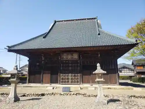 国分寺の本殿・本堂
