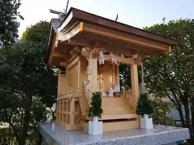 稲荷大明神（そごう横浜店・屋上）の本殿・本堂