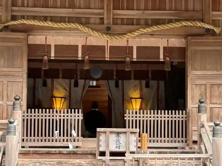 丹生川上神社(下社)の{uncategorized: "未分類", other: "その他", undefined: "問題あり", building: "その他建物", grave: "お墓", sacred_gate: "鳥居", guardian: "狛犬", statue: "像", buddha: "仏像", history: "歴史", nature: "自然", garden: "庭園", animal: "動物", pagoda: "塔", temizu: "手水舎", mountain_gate: "山門・神門", sanctuary: "本殿・本堂", subordinate: "末社・摂社", art: "芸術", scenery: "景色", jizo: "地蔵", ema: "絵馬", goshuin: "御朱印", omikuji: "おみくじ", items: "授与品その他", amulet: "お守り", goshuincho: "御朱印帳", eats: "食事", festival: "お祭り", votive_dance: "神楽", shichigosan: "七五三参", wedding: "結婚式", experience: "体験その他", initially: "初詣", around: "周辺", anti_infection: "感染症対策"}