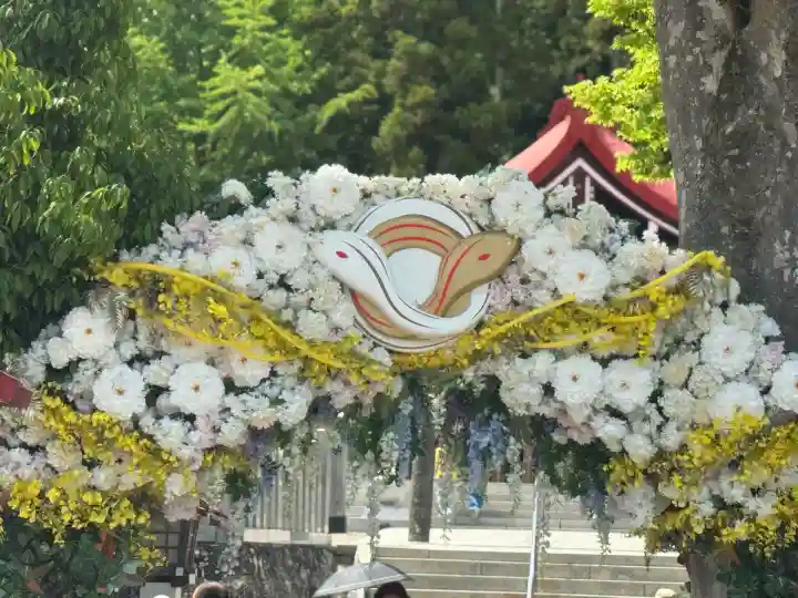 金蛇水神社の{uncategorized: "未分類", other: "その他", undefined: "問題あり", building: "その他建物", grave: "お墓", sacred_gate: "鳥居", guardian: "狛犬", statue: "像", buddha: "仏像", history: "歴史", nature: "自然", garden: "庭園", animal: "動物", pagoda: "塔", temizu: "手水舎", mountain_gate: "山門・神門", sanctuary: "本殿・本堂", subordinate: "末社・摂社", art: "芸術", scenery: "景色", jizo: "地蔵", ema: "絵馬", goshuin: "御朱印", omikuji: "おみくじ", items: "授与品その他", amulet: "お守り", goshuincho: "御朱印帳", eats: "食事", festival: "お祭り", votive_dance: "神楽", shichigosan: "七五三参", wedding: "結婚式", experience: "体験その他", initially: "初詣", around: "周辺", anti_infection: "感染症対策"}
