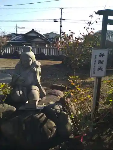 熊川神社の像