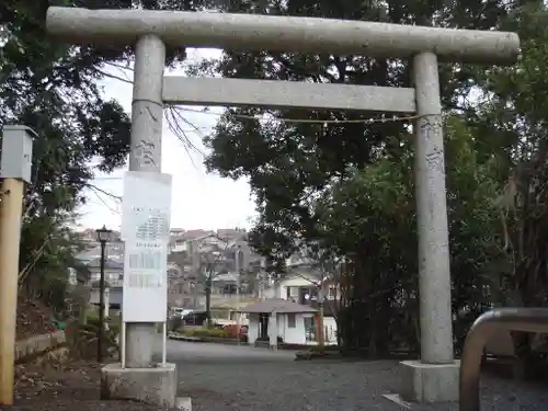 中氷川神社の鳥居