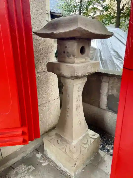 天白稲荷神社の{uncategorized: "未分類", other: "その他", undefined: "問題あり", building: "その他建物", grave: "お墓", sacred_gate: "鳥居", guardian: "狛犬", statue: "像", buddha: "仏像", history: "歴史", nature: "自然", garden: "庭園", animal: "動物", pagoda: "塔", temizu: "手水舎", mountain_gate: "山門・神門", sanctuary: "本殿・本堂", subordinate: "末社・摂社", art: "芸術", scenery: "景色", jizo: "地蔵", ema: "絵馬", goshuin: "御朱印", omikuji: "おみくじ", items: "授与品その他", amulet: "お守り", goshuincho: "御朱印帳", eats: "食事", festival: "お祭り", votive_dance: "神楽", shichigosan: "七五三参", wedding: "結婚式", experience: "体験その他", initially: "初詣", around: "周辺", anti_infection: "感染症対策"}