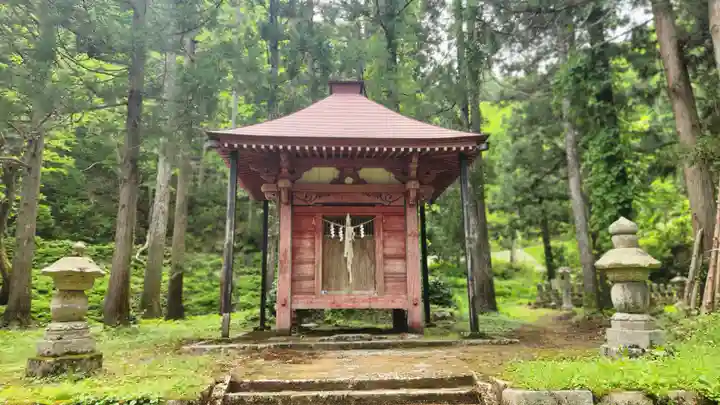 大日寺跡湯殿山神社(山形県)