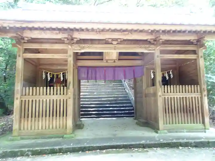 岩部八幡神社の山門・神門