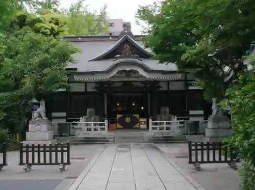 鳥越神社の本殿・本堂