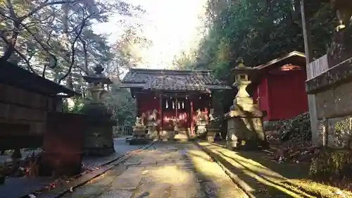 菅東山出世稲荷神社の本殿