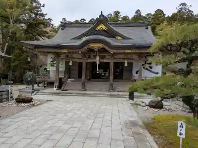 熊野本宮大社の{uncategorized: "未分類", other: "その他", undefined: "問題あり", building: "その他建物", grave: "お墓", sacred_gate: "鳥居", guardian: "狛犬", statue: "像", buddha: "仏像", history: "歴史", nature: "自然", garden: "庭園", animal: "動物", pagoda: "塔", temizu: "手水舎", mountain_gate: "山門・神門", sanctuary: "本殿・本堂", subordinate: "末社・摂社", art: "芸術", scenery: "景色", jizo: "地蔵", ema: "絵馬", goshuin: "御朱印", omikuji: "おみくじ", items: "授与品その他", amulet: "お守り", goshuincho: "御朱印帳", eats: "食事", festival: "お祭り", votive_dance: "神楽", shichigosan: "七五三参", wedding: "結婚式", experience: "体験その他", initially: "初詣", around: "周辺", anti_infection: "感染症対策"}