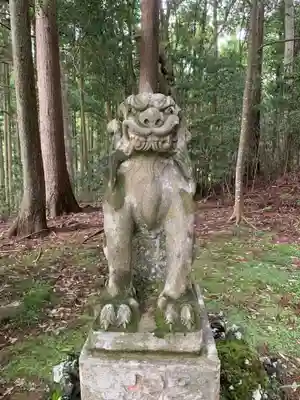 白山神社の狛犬