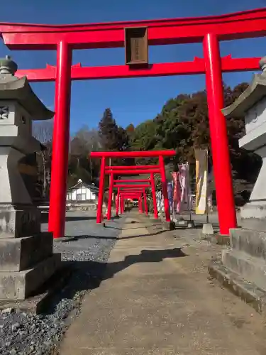 三光稲荷神社の{uncategorized: "未分類", other: "その他", undefined: "問題あり", building: "その他建物", grave: "お墓", sacred_gate: "鳥居", guardian: "狛犬", statue: "像", buddha: "仏像", history: "歴史", nature: "自然", garden: "庭園", animal: "動物", pagoda: "塔", temizu: "手水舎", mountain_gate: "山門・神門", sanctuary: "本殿・本堂", subordinate: "末社・摂社", art: "芸術", scenery: "景色", jizo: "地蔵", ema: "絵馬", goshuin: "御朱印", omikuji: "おみくじ", items: "授与品その他", amulet: "お守り", goshuincho: "御朱印帳", eats: "食事", festival: "お祭り", votive_dance: "神楽", shichigosan: "七五三参", wedding: "結婚式", experience: "体験その他", initially: "初詣", around: "周辺", anti_infection: "感染症対策"}