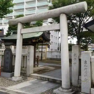 綾瀬神社の鳥居