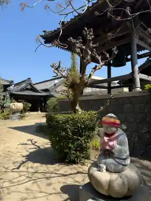 妙善寺（ハズ観音）の{uncategorized: "未分類", other: "その他", undefined: "問題あり", building: "その他建物", grave: "お墓", sacred_gate: "鳥居", guardian: "狛犬", statue: "像", buddha: "仏像", history: "歴史", nature: "自然", garden: "庭園", animal: "動物", pagoda: "塔", temizu: "手水舎", mountain_gate: "山門・神門", sanctuary: "本殿・本堂", subordinate: "末社・摂社", art: "芸術", scenery: "景色", jizo: "地蔵", ema: "絵馬", goshuin: "御朱印", omikuji: "おみくじ", items: "授与品その他", amulet: "お守り", goshuincho: "御朱印帳", eats: "食事", festival: "お祭り", votive_dance: "神楽", shichigosan: "七五三参", wedding: "結婚式", experience: "体験その他", initially: "初詣", around: "周辺", anti_infection: "感染症対策"}