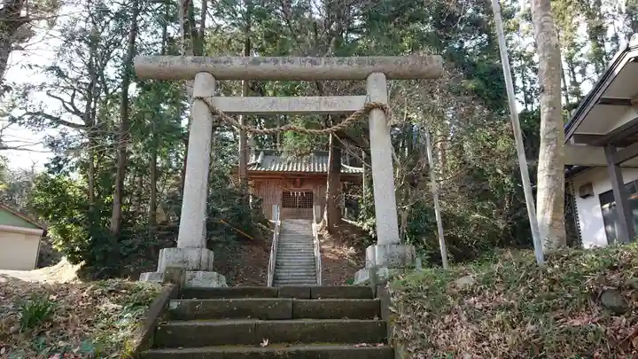 八幡神社の鳥居