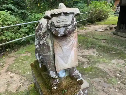 御嶽神社の狛犬