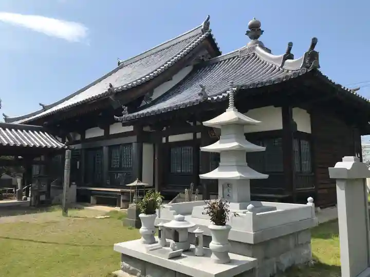 満願寺の本殿・本堂