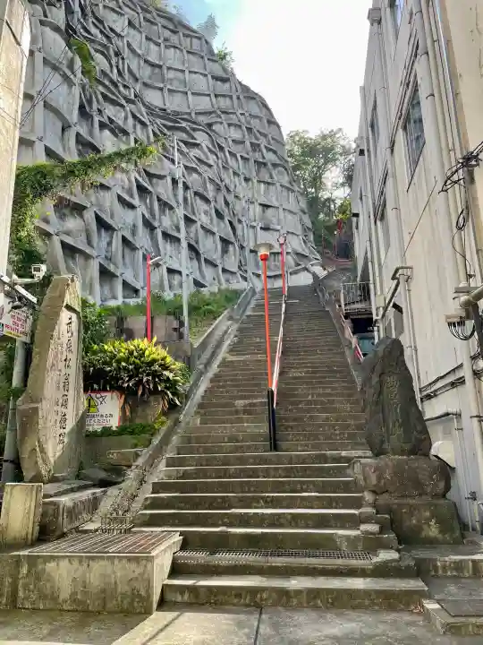 徳寿院の{uncategorized: "未分類", other: "その他", undefined: "問題あり", building: "その他建物", grave: "お墓", sacred_gate: "鳥居", guardian: "狛犬", statue: "像", buddha: "仏像", history: "歴史", nature: "自然", garden: "庭園", animal: "動物", pagoda: "塔", temizu: "手水舎", mountain_gate: "山門・神門", sanctuary: "本殿・本堂", subordinate: "末社・摂社", art: "芸術", scenery: "景色", jizo: "地蔵", ema: "絵馬", goshuin: "御朱印", omikuji: "おみくじ", items: "授与品その他", amulet: "お守り", goshuincho: "御朱印帳", eats: "食事", festival: "お祭り", votive_dance: "神楽", shichigosan: "七五三参", wedding: "結婚式", experience: "体験その他", initially: "初詣", around: "周辺", anti_infection: "感染症対策"}