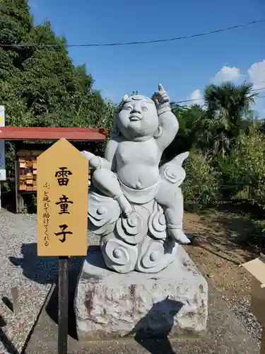 雷電神社の像