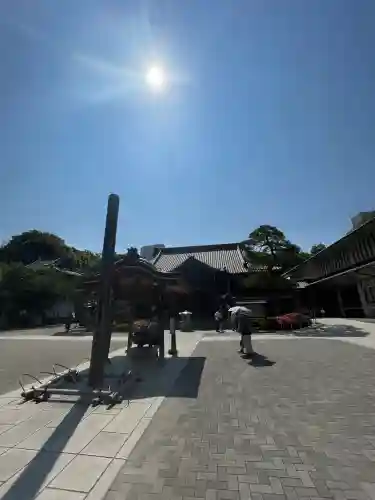 泉岳寺の{uncategorized: "未分類", other: "その他", undefined: "問題あり", building: "その他建物", grave: "お墓", sacred_gate: "鳥居", guardian: "狛犬", statue: "像", buddha: "仏像", history: "歴史", nature: "自然", garden: "庭園", animal: "動物", pagoda: "塔", temizu: "手水舎", mountain_gate: "山門・神門", sanctuary: "本殿・本堂", subordinate: "末社・摂社", art: "芸術", scenery: "景色", jizo: "地蔵", ema: "絵馬", goshuin: "御朱印", omikuji: "おみくじ", items: "授与品その他", amulet: "お守り", goshuincho: "御朱印帳", eats: "食事", festival: "お祭り", votive_dance: "神楽", shichigosan: "七五三参", wedding: "結婚式", experience: "体験その他", initially: "初詣", around: "周辺", anti_infection: "感染症対策"}