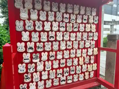 三輪神社の{uncategorized: "未分類", other: "その他", undefined: "問題あり", building: "その他建物", grave: "お墓", sacred_gate: "鳥居", guardian: "狛犬", statue: "像", buddha: "仏像", history: "歴史", nature: "自然", garden: "庭園", animal: "動物", pagoda: "塔", temizu: "手水舎", mountain_gate: "山門・神門", sanctuary: "本殿・本堂", subordinate: "末社・摂社", art: "芸術", scenery: "景色", jizo: "地蔵", ema: "絵馬", goshuin: "御朱印", omikuji: "おみくじ", items: "授与品その他", amulet: "お守り", goshuincho: "御朱印帳", eats: "食事", festival: "お祭り", votive_dance: "神楽", shichigosan: "七五三参", wedding: "結婚式", experience: "体験その他", initially: "初詣", around: "周辺", anti_infection: "感染症対策"}