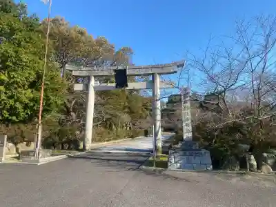 名和神社の{uncategorized: "未分類", other: "その他", undefined: "問題あり", building: "その他建物", grave: "お墓", sacred_gate: "鳥居", guardian: "狛犬", statue: "像", buddha: "仏像", history: "歴史", nature: "自然", garden: "庭園", animal: "動物", pagoda: "塔", temizu: "手水舎", mountain_gate: "山門・神門", sanctuary: "本殿・本堂", subordinate: "末社・摂社", art: "芸術", scenery: "景色", jizo: "地蔵", ema: "絵馬", goshuin: "御朱印", omikuji: "おみくじ", items: "授与品その他", amulet: "お守り", goshuincho: "御朱印帳", eats: "食事", festival: "お祭り", votive_dance: "神楽", shichigosan: "七五三参", wedding: "結婚式", experience: "体験その他", initially: "初詣", around: "周辺", anti_infection: "感染症対策"}