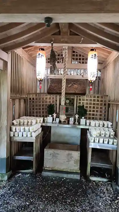 恋の水神社の本殿・本堂