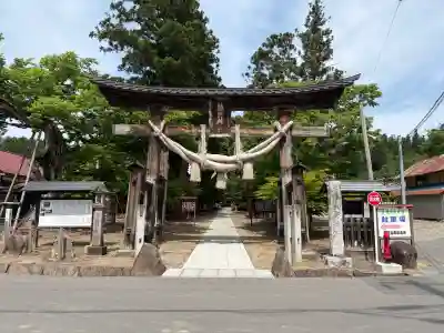 新宮熊野神社の{uncategorized: "未分類", other: "その他", undefined: "問題あり", building: "その他建物", grave: "お墓", sacred_gate: "鳥居", guardian: "狛犬", statue: "像", buddha: "仏像", history: "歴史", nature: "自然", garden: "庭園", animal: "動物", pagoda: "塔", temizu: "手水舎", mountain_gate: "山門・神門", sanctuary: "本殿・本堂", subordinate: "末社・摂社", art: "芸術", scenery: "景色", jizo: "地蔵", ema: "絵馬", goshuin: "御朱印", omikuji: "おみくじ", items: "授与品その他", amulet: "お守り", goshuincho: "御朱印帳", eats: "食事", festival: "お祭り", votive_dance: "神楽", shichigosan: "七五三参", wedding: "結婚式", experience: "体験その他", initially: "初詣", around: "周辺", anti_infection: "感染症対策"}