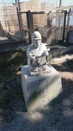 琵琶島神社の像