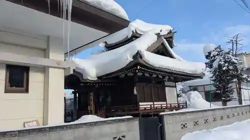 眞久寺六角堂の本殿・本堂