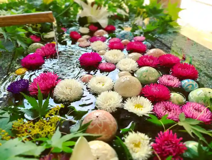 滑川神社 - 仕事と子どもの守り神の手水舎