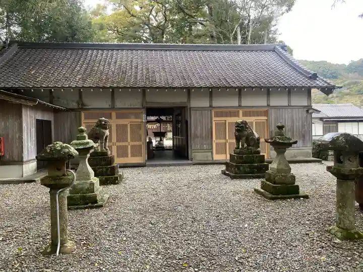 産田神社の{uncategorized: "未分類", other: "その他", undefined: "問題あり", building: "その他建物", grave: "お墓", sacred_gate: "鳥居", guardian: "狛犬", statue: "像", buddha: "仏像", history: "歴史", nature: "自然", garden: "庭園", animal: "動物", pagoda: "塔", temizu: "手水舎", mountain_gate: "山門・神門", sanctuary: "本殿・本堂", subordinate: "末社・摂社", art: "芸術", scenery: "景色", jizo: "地蔵", ema: "絵馬", goshuin: "御朱印", omikuji: "おみくじ", items: "授与品その他", amulet: "お守り", goshuincho: "御朱印帳", eats: "食事", festival: "お祭り", votive_dance: "神楽", shichigosan: "七五三参", wedding: "結婚式", experience: "体験その他", initially: "初詣", around: "周辺", anti_infection: "感染症対策"}