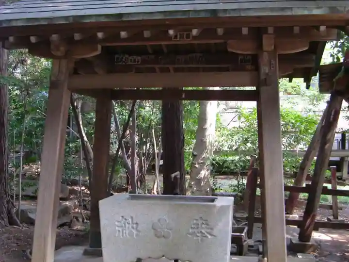 土支田八幡宮の手水舎