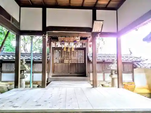 神明神社の本殿