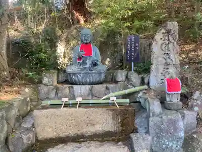 花山院菩提寺の{uncategorized: "未分類", other: "その他", undefined: "問題あり", building: "その他建物", grave: "お墓", sacred_gate: "鳥居", guardian: "狛犬", statue: "像", buddha: "仏像", history: "歴史", nature: "自然", garden: "庭園", animal: "動物", pagoda: "塔", temizu: "手水舎", mountain_gate: "山門・神門", sanctuary: "本殿・本堂", subordinate: "末社・摂社", art: "芸術", scenery: "景色", jizo: "地蔵", ema: "絵馬", goshuin: "御朱印", omikuji: "おみくじ", items: "授与品その他", amulet: "お守り", goshuincho: "御朱印帳", eats: "食事", festival: "お祭り", votive_dance: "神楽", shichigosan: "七五三参", wedding: "結婚式", experience: "体験その他", initially: "初詣", around: "周辺", anti_infection: "感染症対策"}