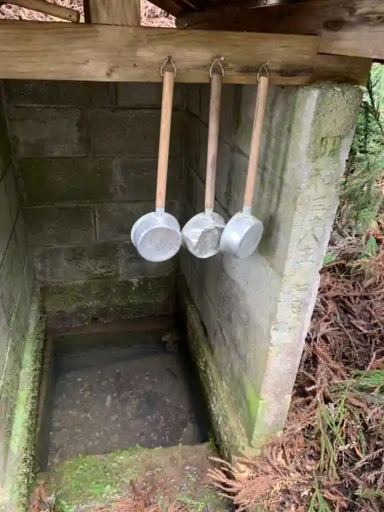 左下り観音堂の手水舎