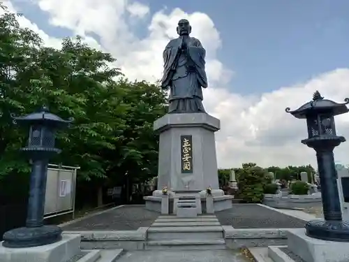 常照寺の像