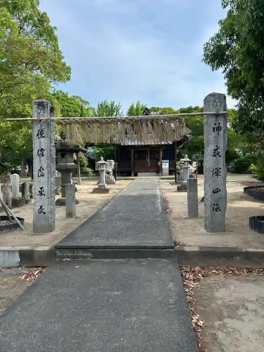 白鬚神社の{uncategorized: "未分類", other: "その他", undefined: "問題あり", building: "その他建物", grave: "お墓", sacred_gate: "鳥居", guardian: "狛犬", statue: "像", buddha: "仏像", history: "歴史", nature: "自然", garden: "庭園", animal: "動物", pagoda: "塔", temizu: "手水舎", mountain_gate: "山門・神門", sanctuary: "本殿・本堂", subordinate: "末社・摂社", art: "芸術", scenery: "景色", jizo: "地蔵", ema: "絵馬", goshuin: "御朱印", omikuji: "おみくじ", items: "授与品その他", amulet: "お守り", goshuincho: "御朱印帳", eats: "食事", festival: "お祭り", votive_dance: "神楽", shichigosan: "七五三参", wedding: "結婚式", experience: "体験その他", initially: "初詣", around: "周辺", anti_infection: "感染症対策"}