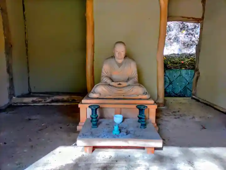 西行庵(吉野町)の像