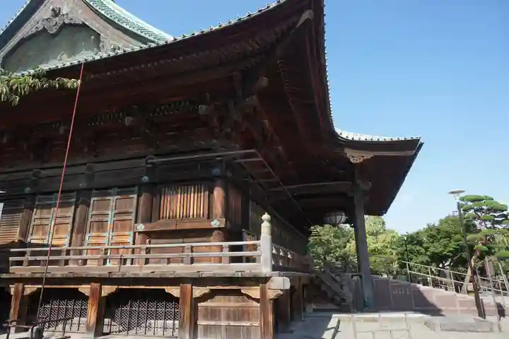 護国寺の本殿・本堂