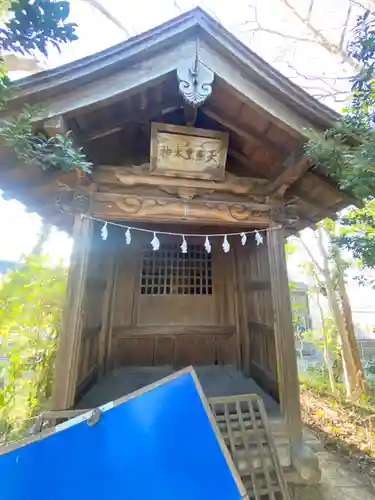 神明社の本殿