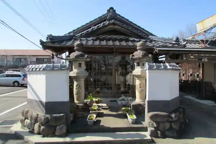 薬師堂の本殿・本堂