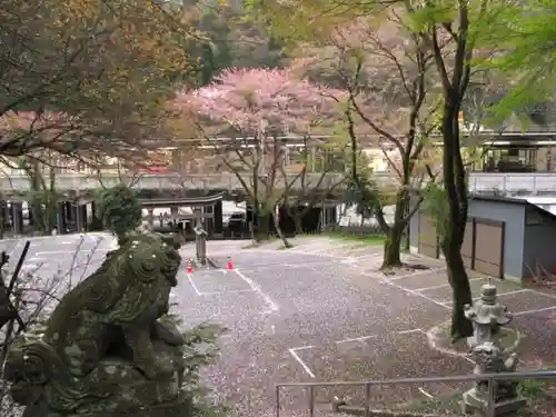 高尾山麓氷川神社の狛犬