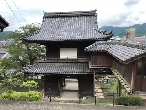 桂林寺の山門