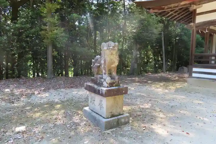 多賀雄神社の狛犬
