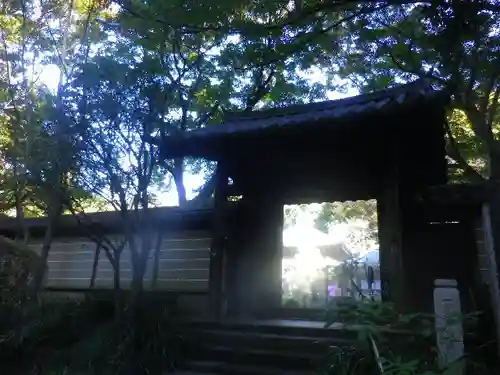 瑞泉寺の山門・神門
