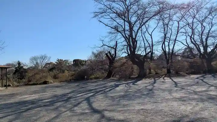 尾曳稲荷神社の庭園