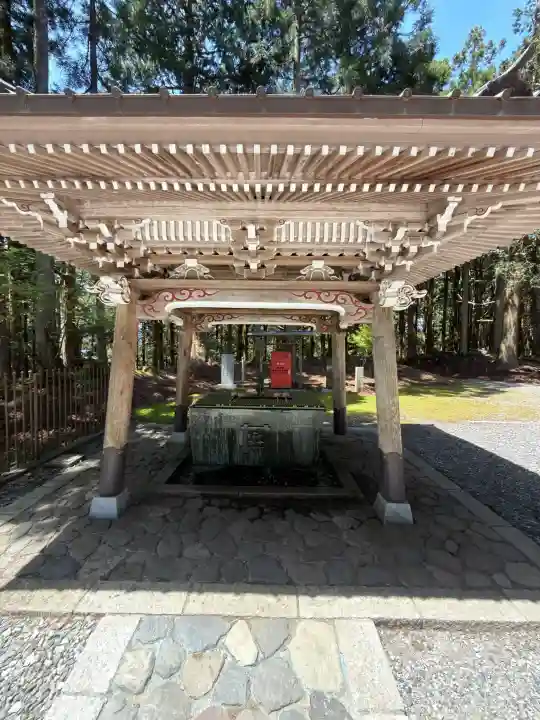 久遠寺の{uncategorized: "未分類", other: "その他", undefined: "問題あり", building: "その他建物", grave: "お墓", sacred_gate: "鳥居", guardian: "狛犬", statue: "像", buddha: "仏像", history: "歴史", nature: "自然", garden: "庭園", animal: "動物", pagoda: "塔", temizu: "手水舎", mountain_gate: "山門・神門", sanctuary: "本殿・本堂", subordinate: "末社・摂社", art: "芸術", scenery: "景色", jizo: "地蔵", ema: "絵馬", goshuin: "御朱印", omikuji: "おみくじ", items: "授与品その他", amulet: "お守り", goshuincho: "御朱印帳", eats: "食事", festival: "お祭り", votive_dance: "神楽", shichigosan: "七五三参", wedding: "結婚式", experience: "体験その他", initially: "初詣", around: "周辺", anti_infection: "感染症対策"}