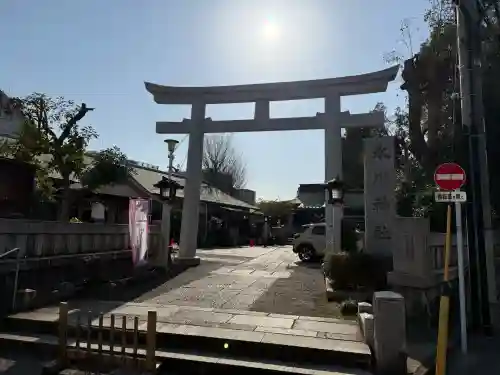 新宿下落合氷川神社の{uncategorized: "未分類", other: "その他", undefined: "問題あり", building: "その他建物", grave: "お墓", sacred_gate: "鳥居", guardian: "狛犬", statue: "像", buddha: "仏像", history: "歴史", nature: "自然", garden: "庭園", animal: "動物", pagoda: "塔", temizu: "手水舎", mountain_gate: "山門・神門", sanctuary: "本殿・本堂", subordinate: "末社・摂社", art: "芸術", scenery: "景色", jizo: "地蔵", ema: "絵馬", goshuin: "御朱印", omikuji: "おみくじ", items: "授与品その他", amulet: "お守り", goshuincho: "御朱印帳", eats: "食事", festival: "お祭り", votive_dance: "神楽", shichigosan: "七五三参", wedding: "結婚式", experience: "体験その他", initially: "初詣", around: "周辺", anti_infection: "感染症対策"}