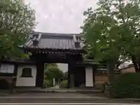 船橋不動尊 寳性寺の山門・神門