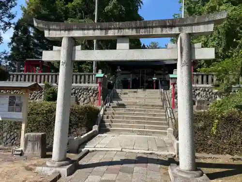 下野國一社八幡宮の{uncategorized: "未分類", other: "その他", undefined: "問題あり", building: "その他建物", grave: "お墓", sacred_gate: "鳥居", guardian: "狛犬", statue: "像", buddha: "仏像", history: "歴史", nature: "自然", garden: "庭園", animal: "動物", pagoda: "塔", temizu: "手水舎", mountain_gate: "山門・神門", sanctuary: "本殿・本堂", subordinate: "末社・摂社", art: "芸術", scenery: "景色", jizo: "地蔵", ema: "絵馬", goshuin: "御朱印", omikuji: "おみくじ", items: "授与品その他", amulet: "お守り", goshuincho: "御朱印帳", eats: "食事", festival: "お祭り", votive_dance: "神楽", shichigosan: "七五三参", wedding: "結婚式", experience: "体験その他", initially: "初詣", around: "周辺", anti_infection: "感染症対策"}