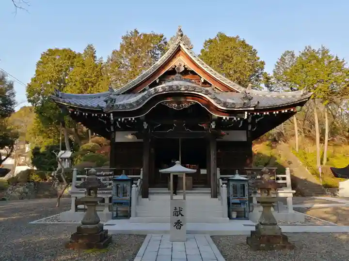 護国之寺の本殿・本堂